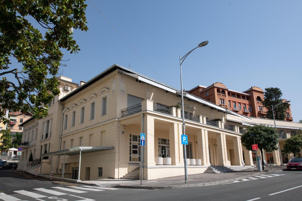 Apartman Paun Lejlighed Opatija Eksteriør billede